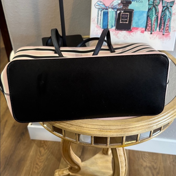 Kate Spade Tote EUC - Picture 8 of 10
